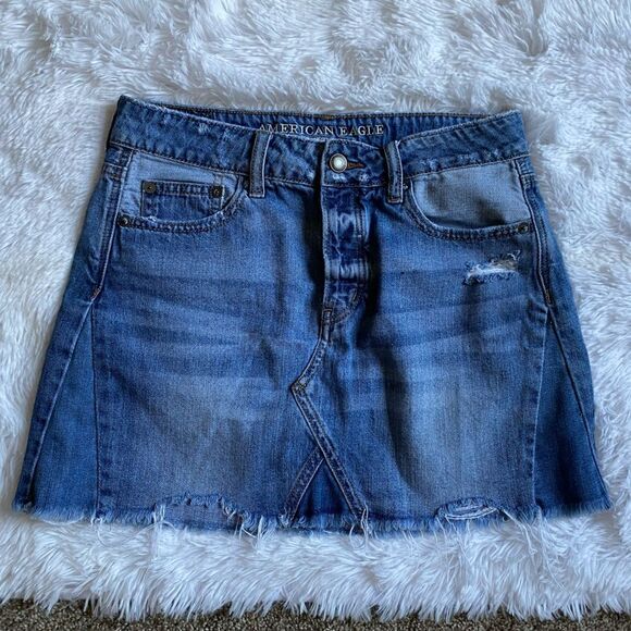 American Eagle Jean Skirt Mini Button Fly Short Raw Hem Cotton Y2K Women’s Sz 4 - Picture 1 of 6